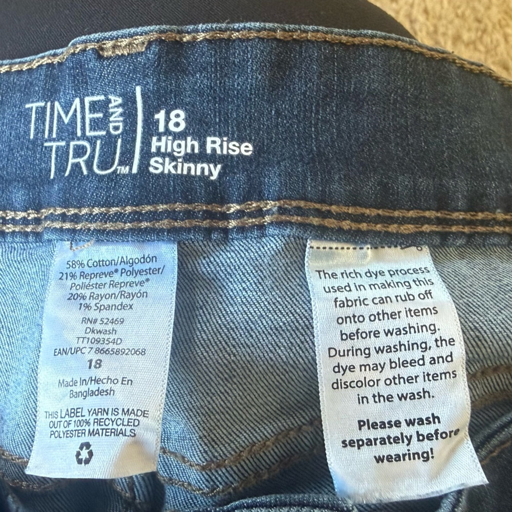 Time and Tru Dark Blue Ankle Jeans - Picture 7 of 7